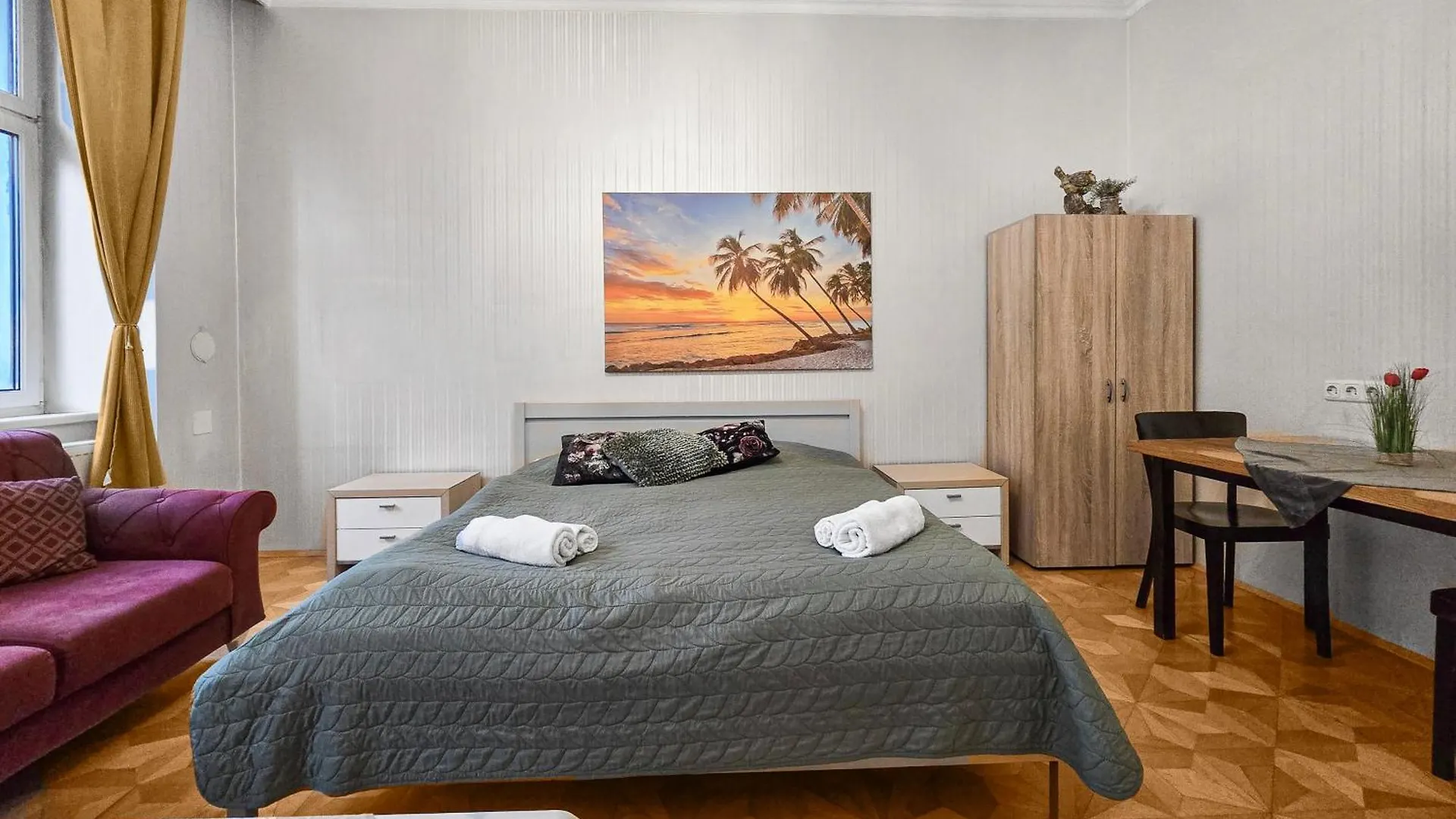 4Rooms Center contacts